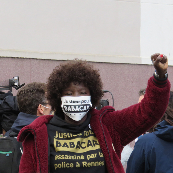 En tant que sœur, en tant que mère et femme noire qui lutte depuis longtemps. Entretien avec Awa Gueye